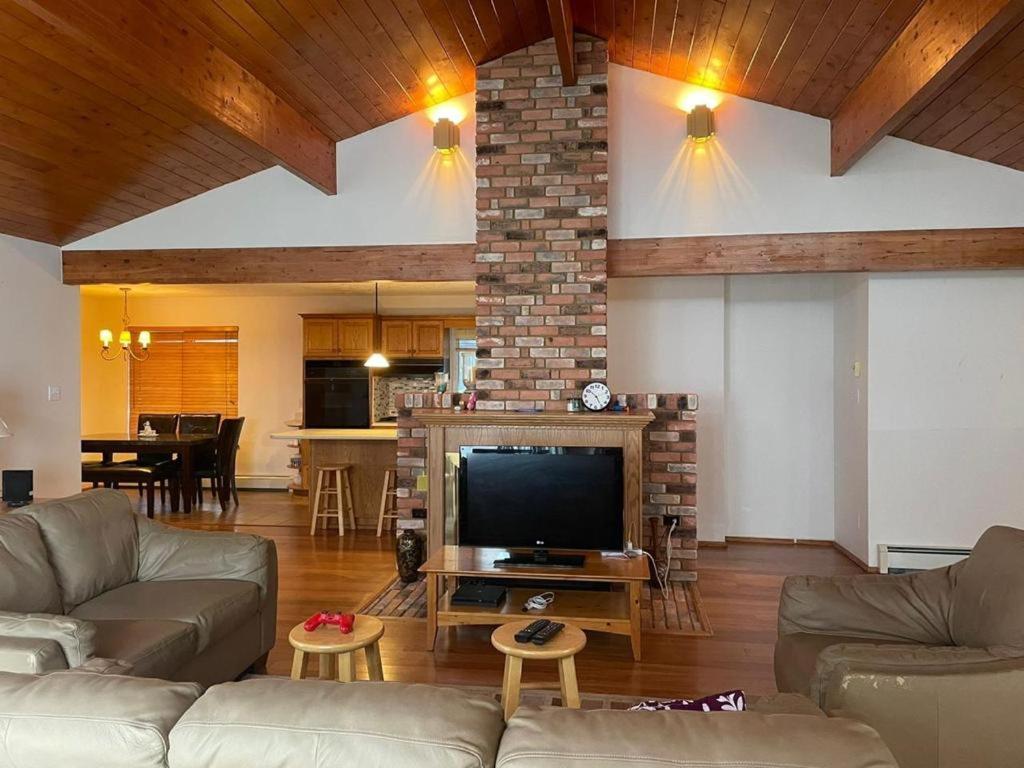 Metchosin Beach House Victoria Ngoại thất bức ảnh