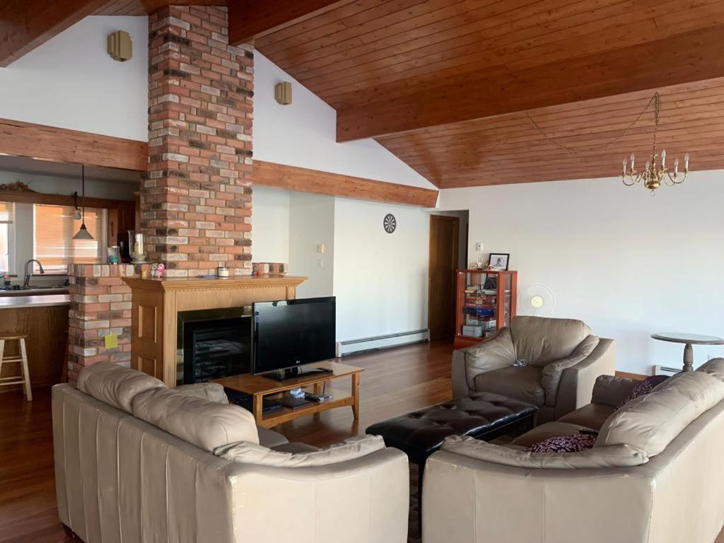 Metchosin Beach House Victoria Ngoại thất bức ảnh